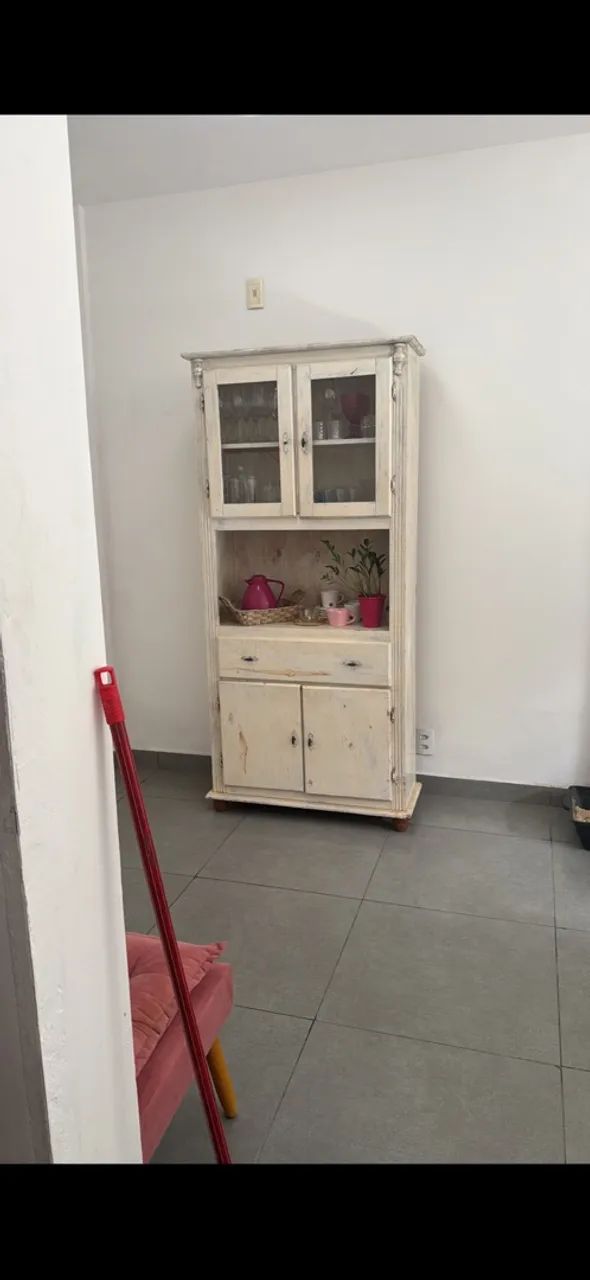 Vendo Cristaleira 