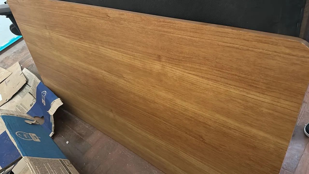 Mesa com 6 cadeiras estofadas na cor preta  - Foto 2