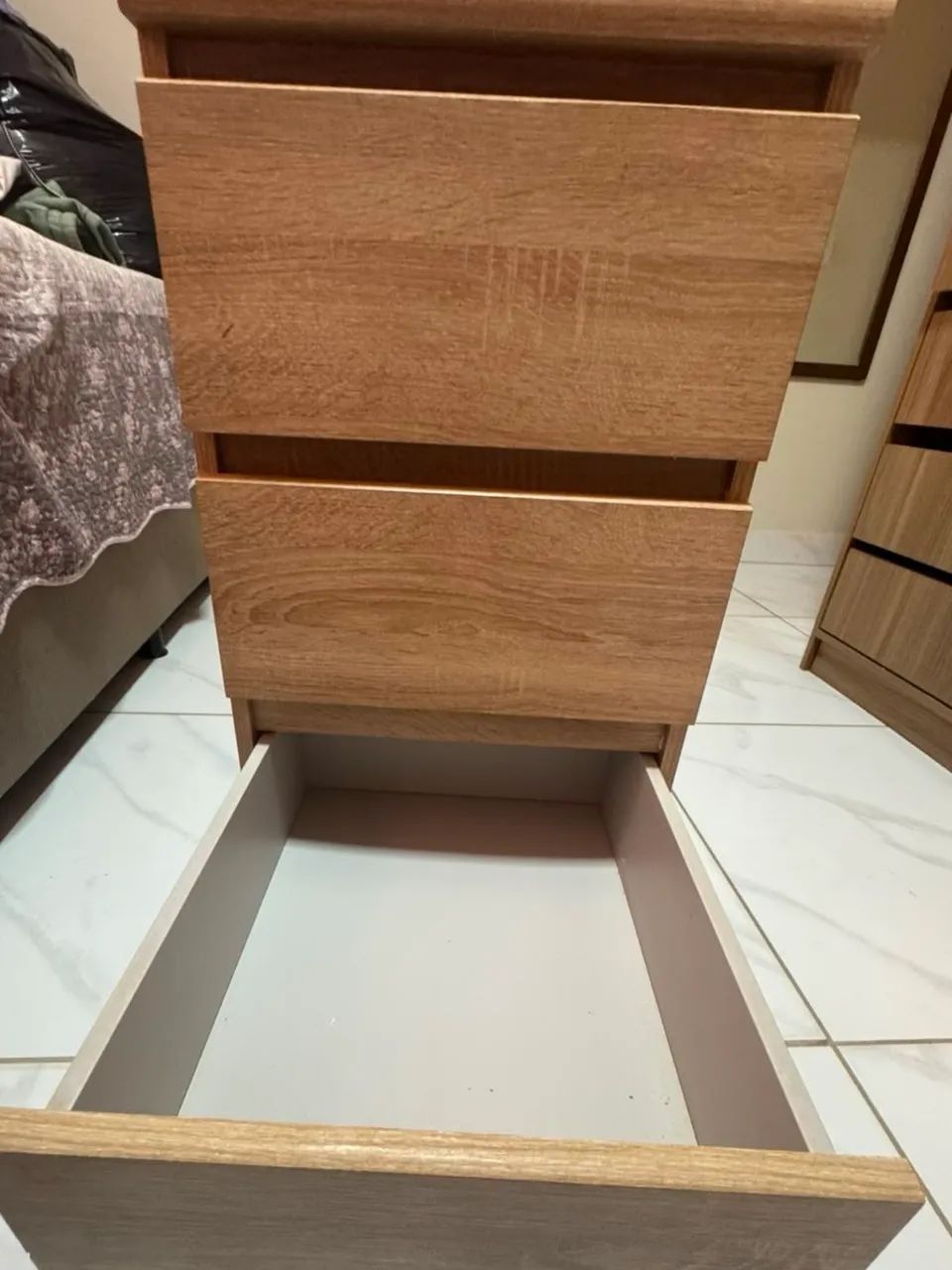 Cômoda 3 Gavetas em MDF - Ótimo Estado - Foto 3