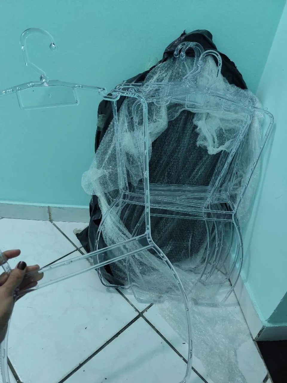 Cabides silhueta transparente 