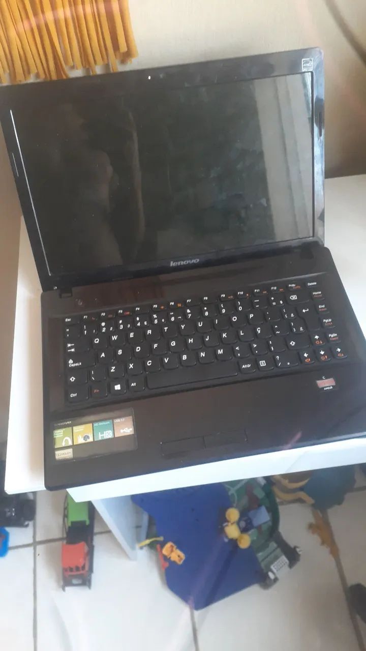 Notebook Lenovo com defeito 