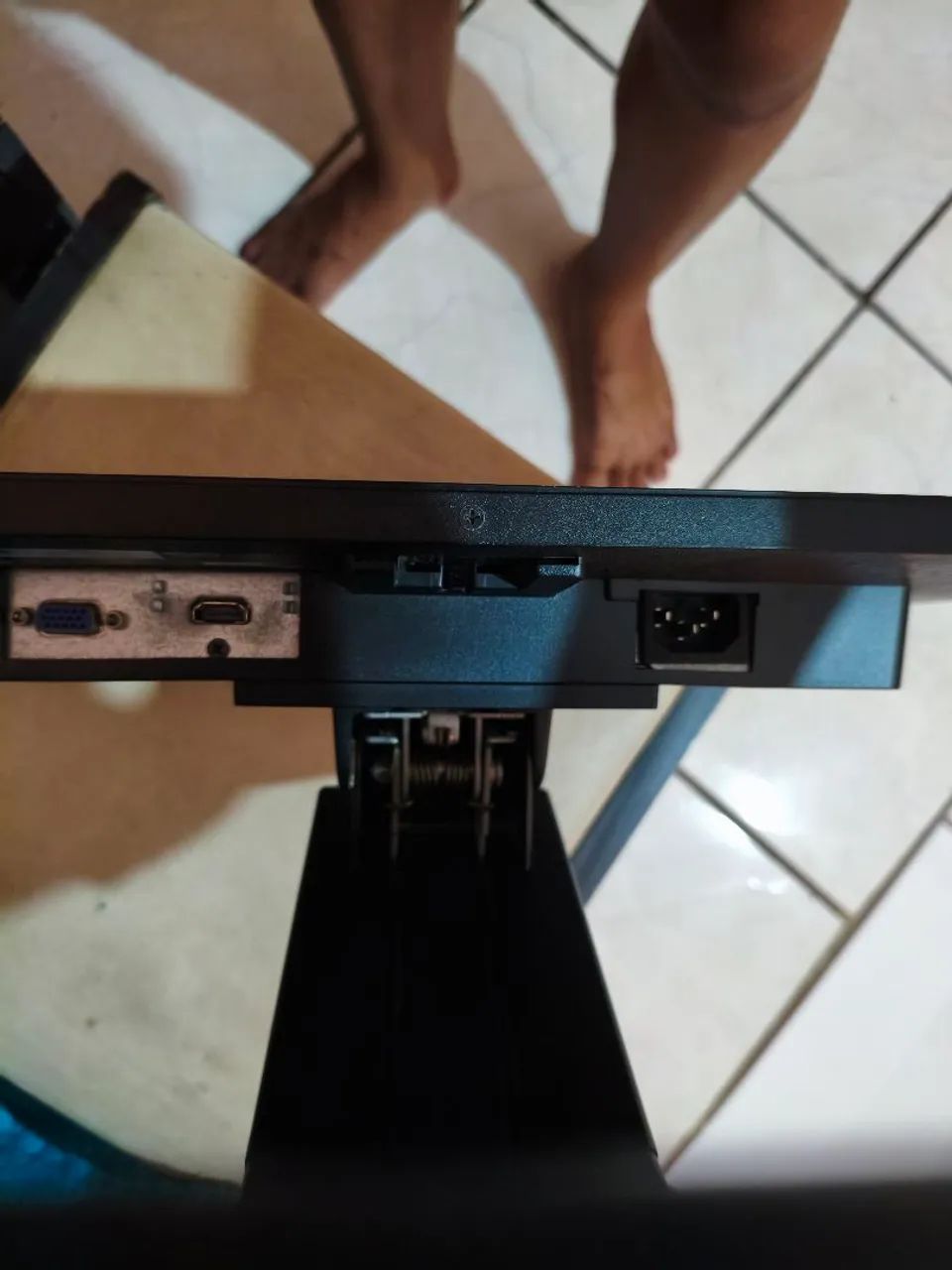 Monitor Led AOC 18,5 Modelo E970PWHEN - Foto 5