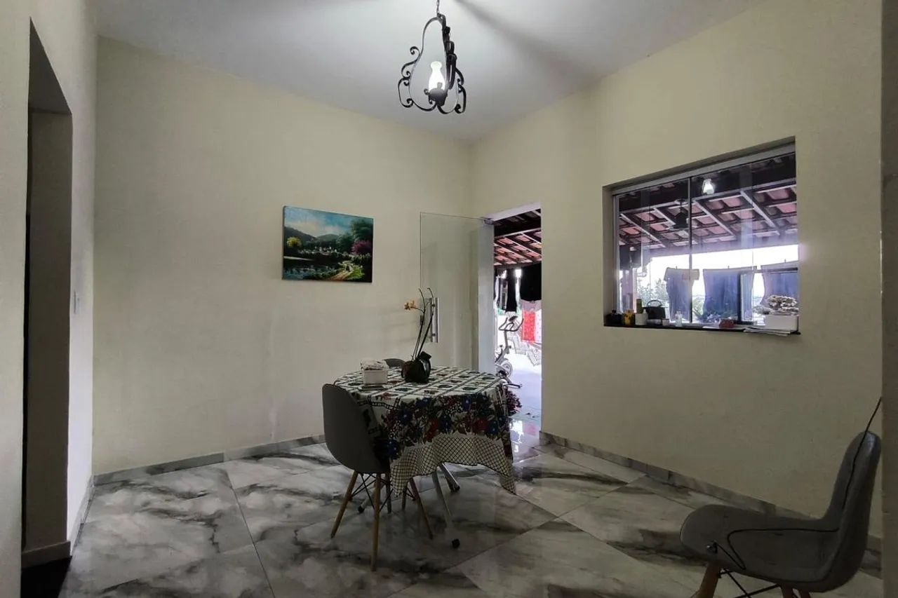 Casa à Venda - Floramar, 4 Quartos, 303 m2