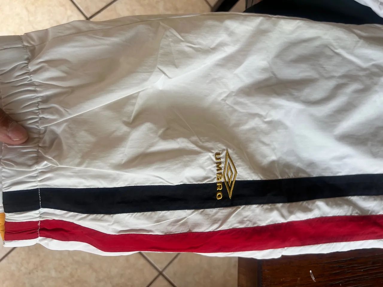 Calça Supreme X Umbro (NUNCA USADA) - Foto 2