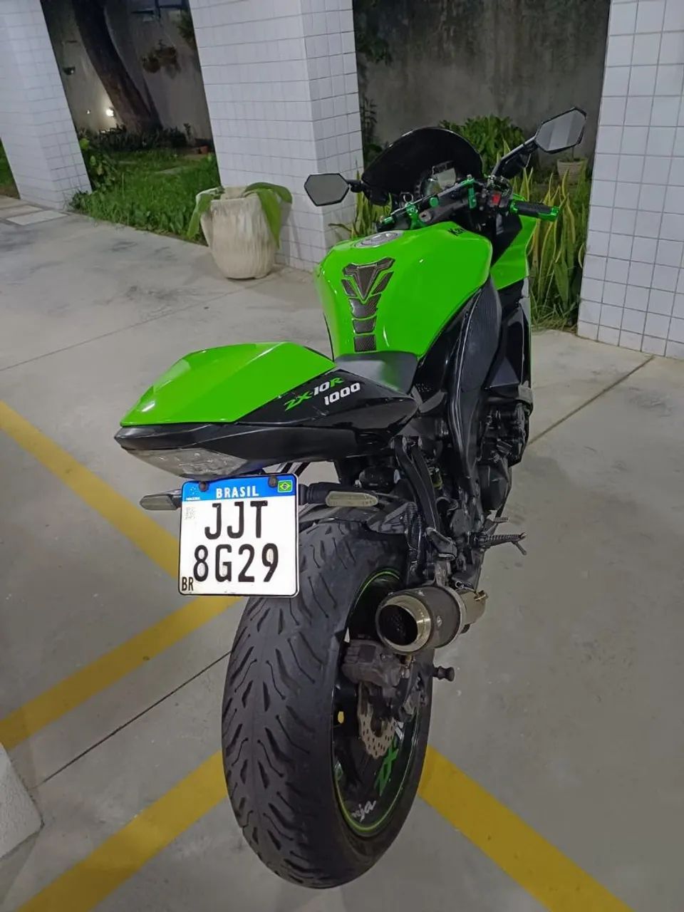 Kawasaki Zx-10/ Zx-10r 1000cc 2009 - 1487927699 | OLX