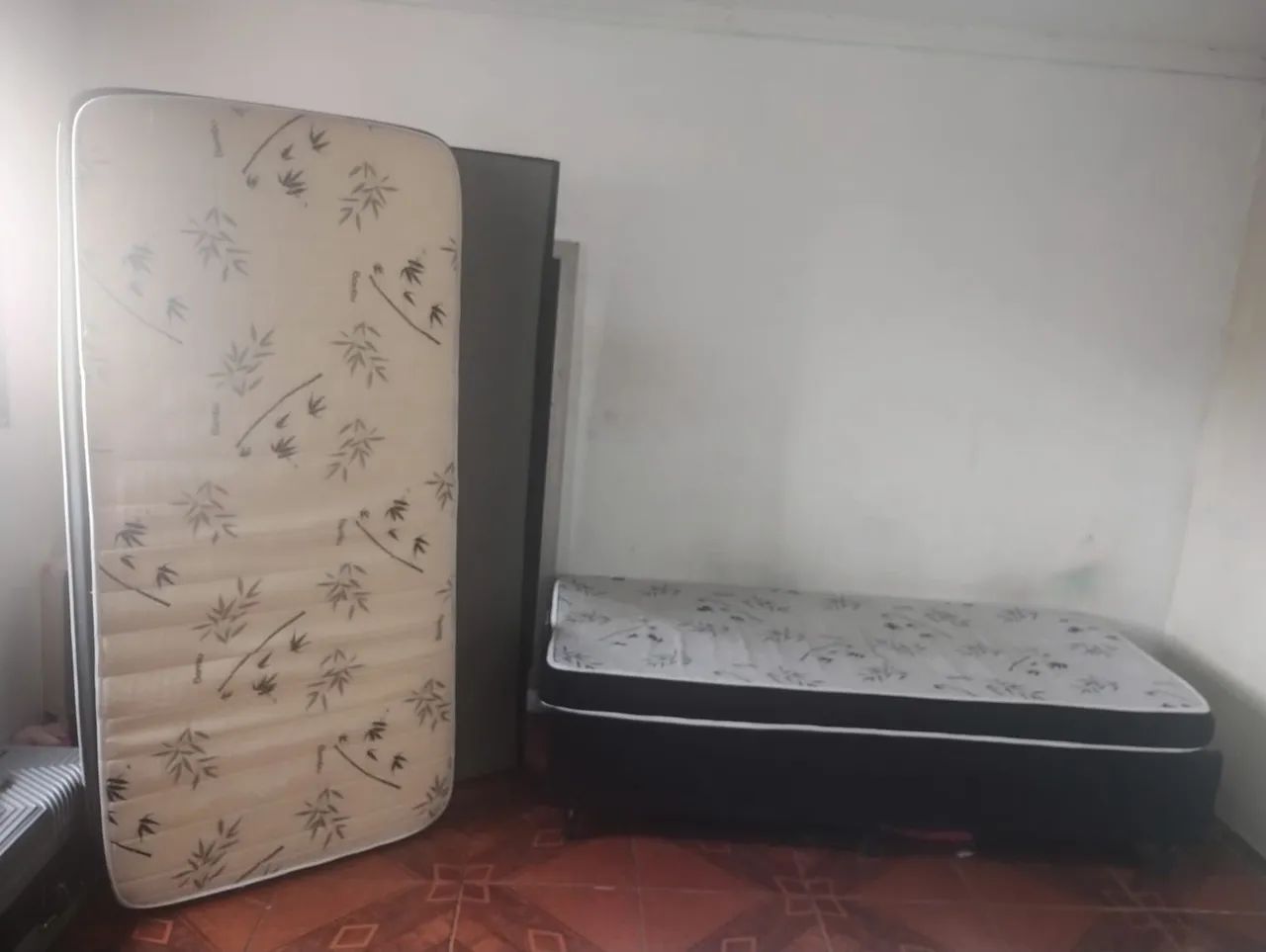 2 Camas box solteiro com 2 colchões  - Foto 2