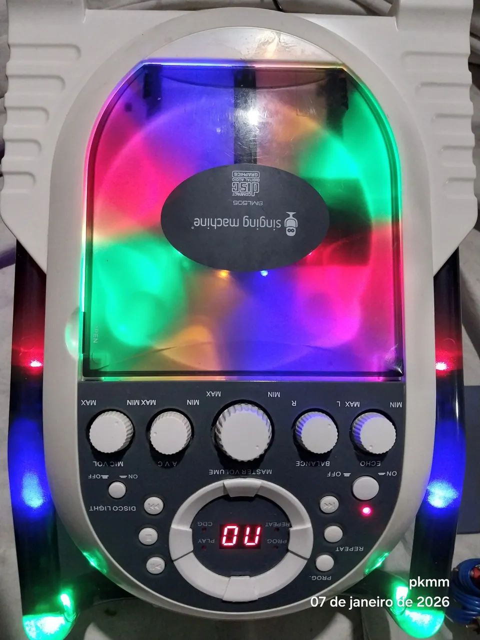 Karaoke portatil cd led funcionando 100% ok
