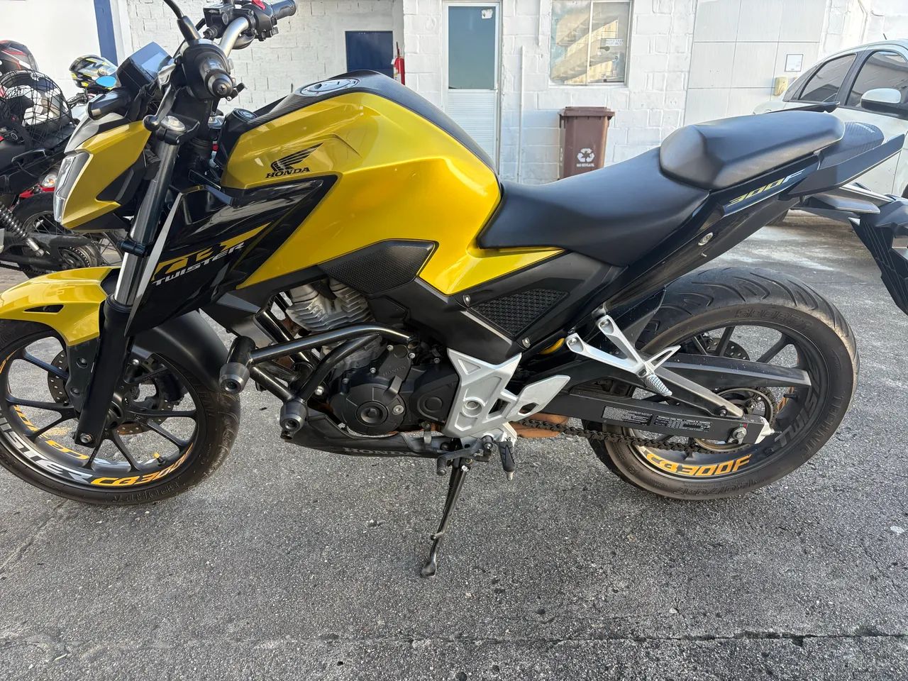 CB Twister 300f