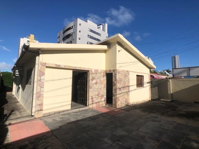 Casa em avenida ideal para comércio, terreno 12x30m, 4 quartos