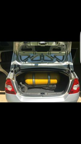 Vendo Ford Fiesta Sedan 2005 C/ GNV - Foto 5