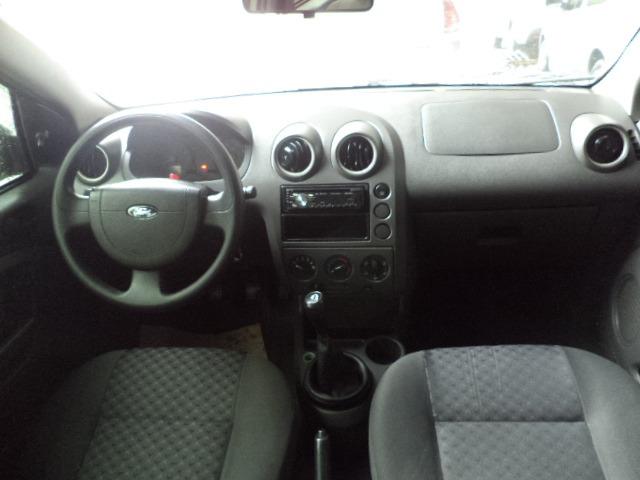 Fiesta Hatch 1.6 Flex Completo - Foto 8