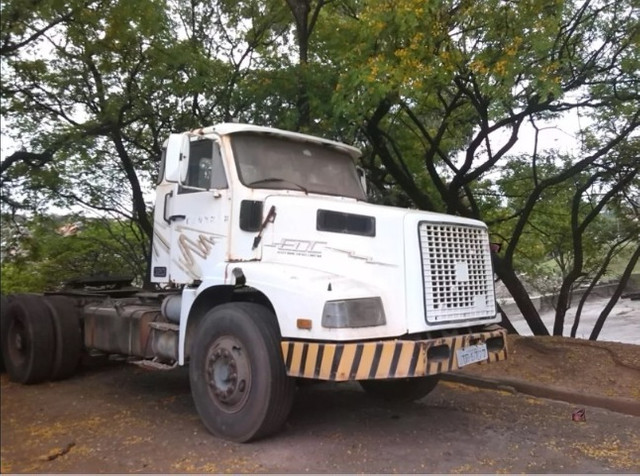 CAMINHÃO VOLVO EDC 320 LS