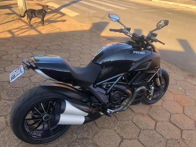 DUCATI DIAVEL 2013 SEM DETALHE