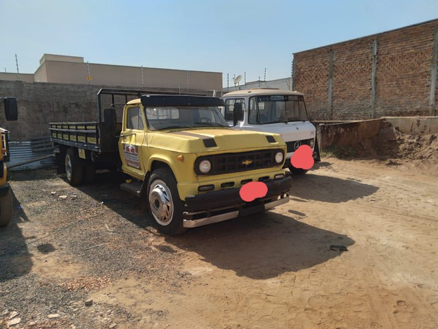 CAMINHÃO CHEVROLET AMARELO 1968