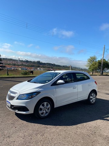 CHEVROLET ONIX HATCH LT 1.4 COM 63.000KM
