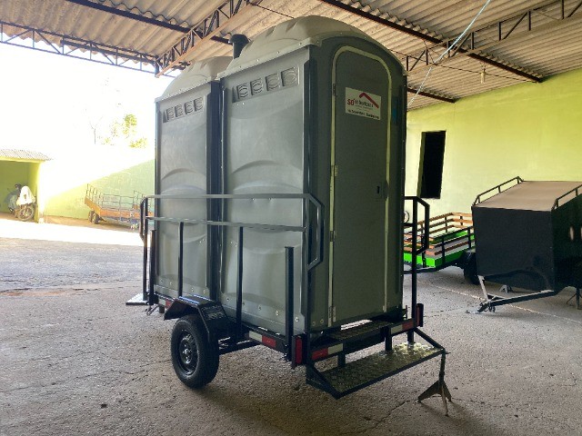 Carreta para transporte de banheiros - Foto 2