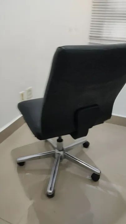 Cadeira de escritório R$130,00 - Foto 4