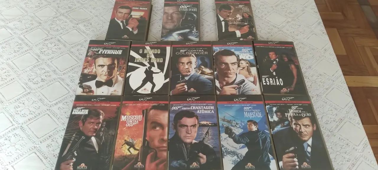 Coleção 007 em VHS - incompleta, contendo 13 filmes