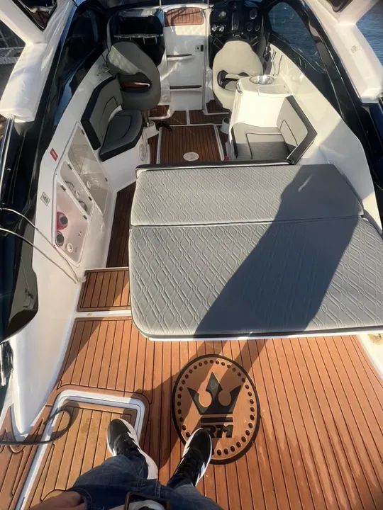 Lancha Royal Mariner 270 cabinada ano 2018. - Foto 9