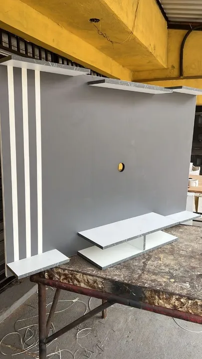 PAINEL DE TV DISPONÍVEL 50POL
