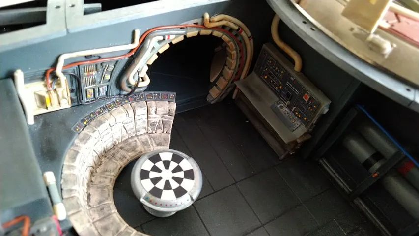 Millennium Falcon - Planeta DeAgostini - Montada e pintada - Foto 3
