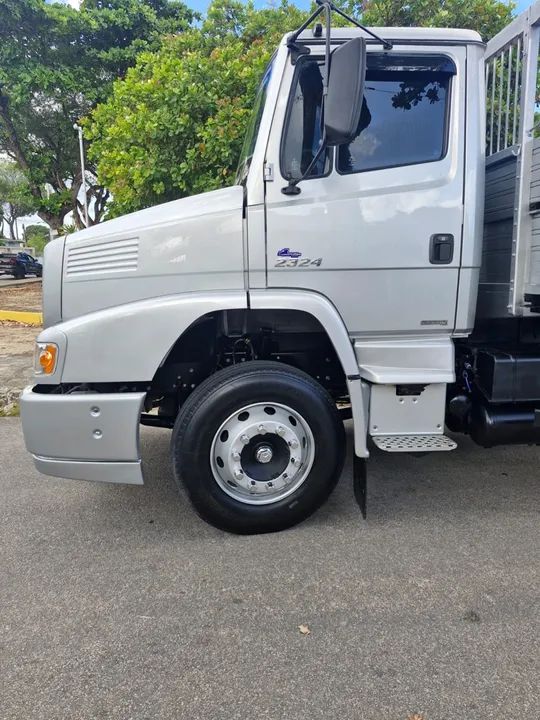 Mercedes Atron 2324 - Carroceria 2016/2016 - Foto 14