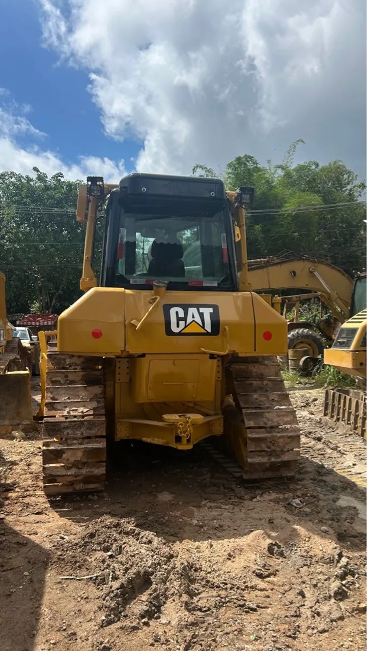 Trator de Esteiras cat D6n
