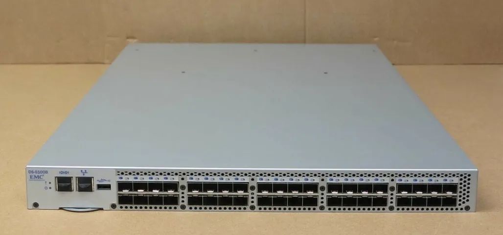 Switch EMC Brocade DS-5100B 40 Portas 8 Gb Fibre