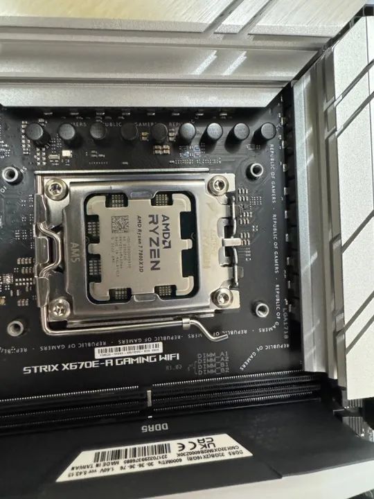 R7 7800X3D + Asus ROG X670e-a + 32GB 6000mhz CL30 - Foto 6