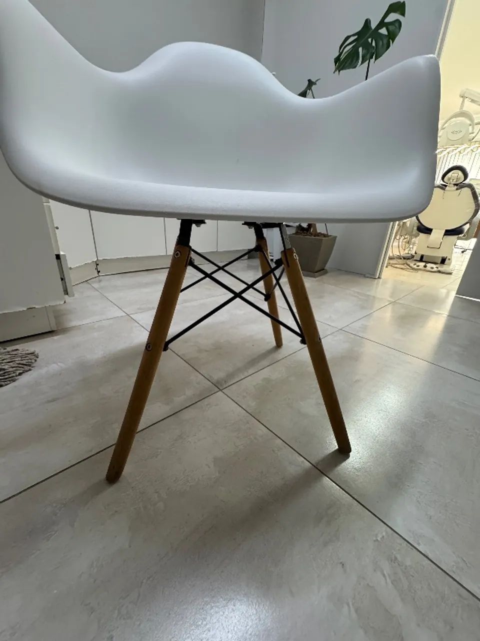 Chairs64994316757634120