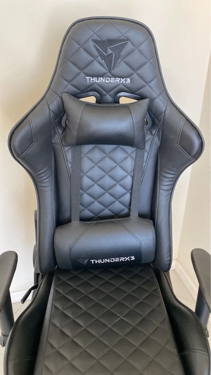 Cadeira gamer Thunder X3 preta