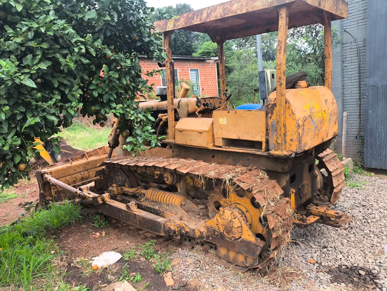 Trator de Esteira Caterpillar D4