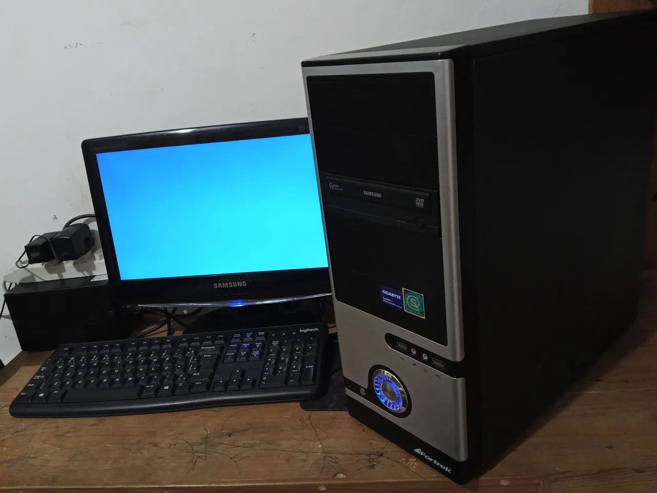 Complete Computer - Ideal for Home Use64296993511553122