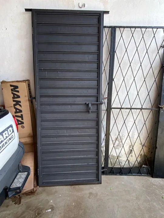 Vendo portas e portão, aceito cartão.!!
