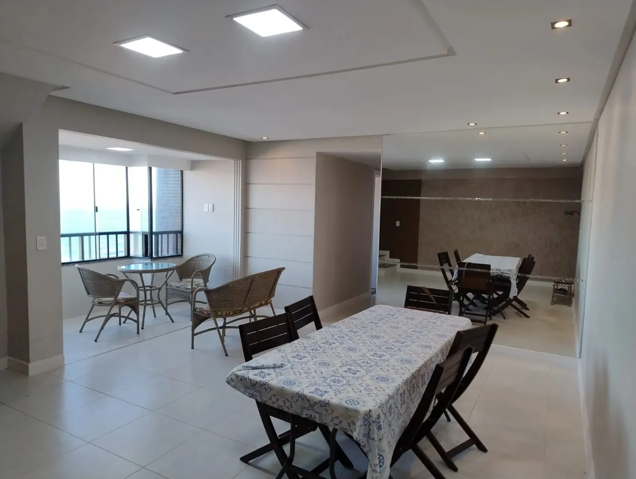 VENDO COBERTURA 4/4 COM 2 SUÍTES- 212M- RESIDENCIAL COSTA BLANCA- PITUBA- 2 VAGAS- VISTA M