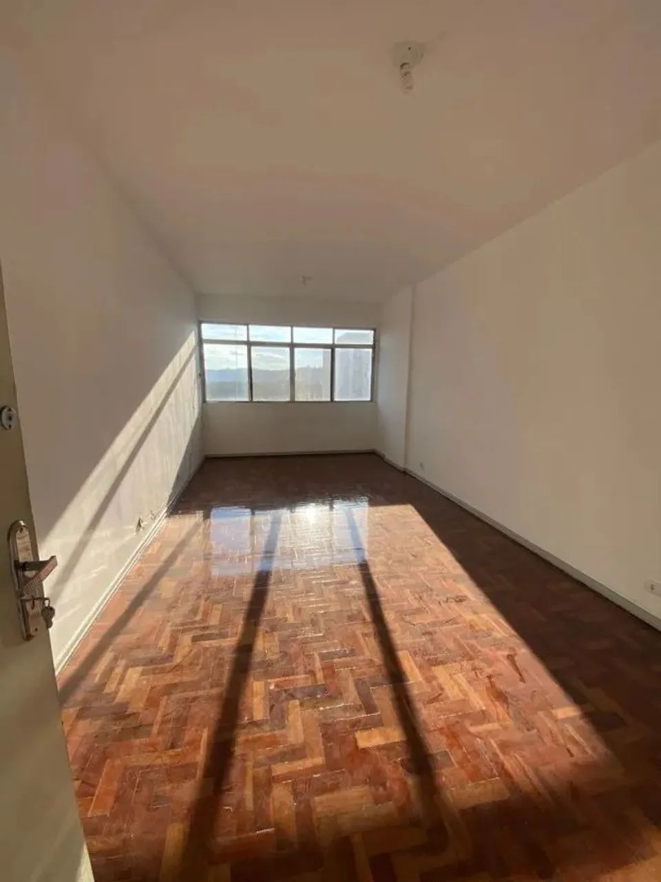 Apartamento para Locação em Volta Redonda, Aterrado, 3 dormitórios, 1 suíte, 2 banheiros, 