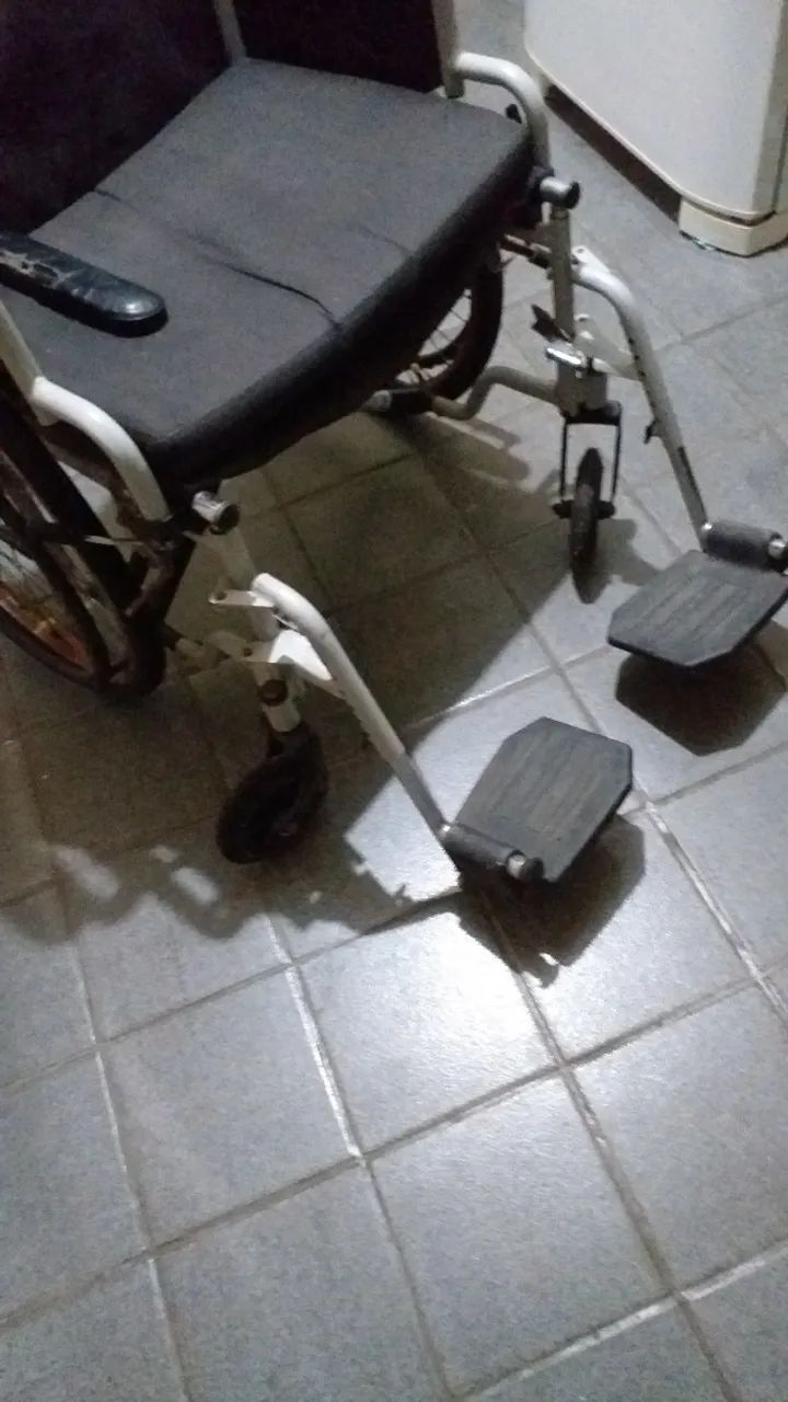 Cadeira de rodas - Foto 6