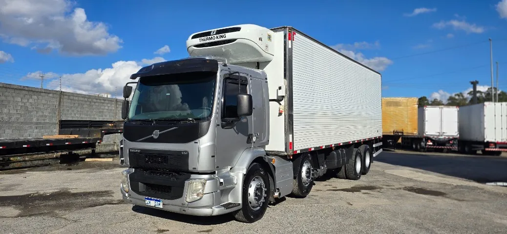 Volvo Vm 330 Bi Truck Bau Frigorifico Niju 16 Paletes 2015