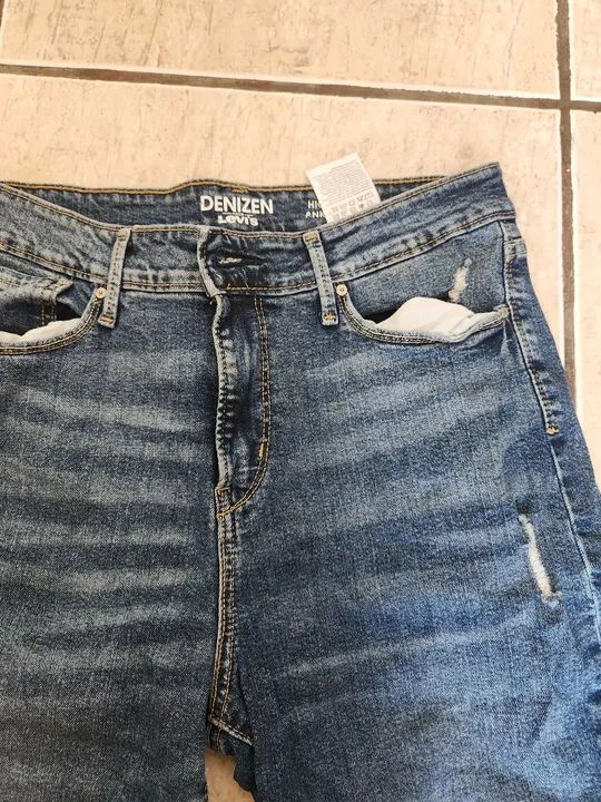 Jeans Levi's 38/40 cintura alta - Foto 2