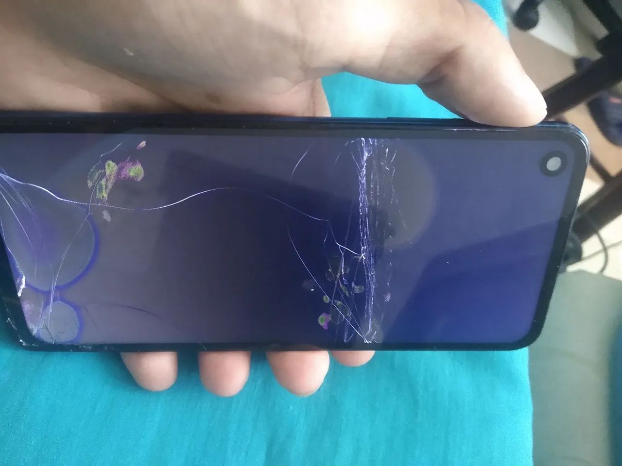 Moto one action Celular com tela quebrada