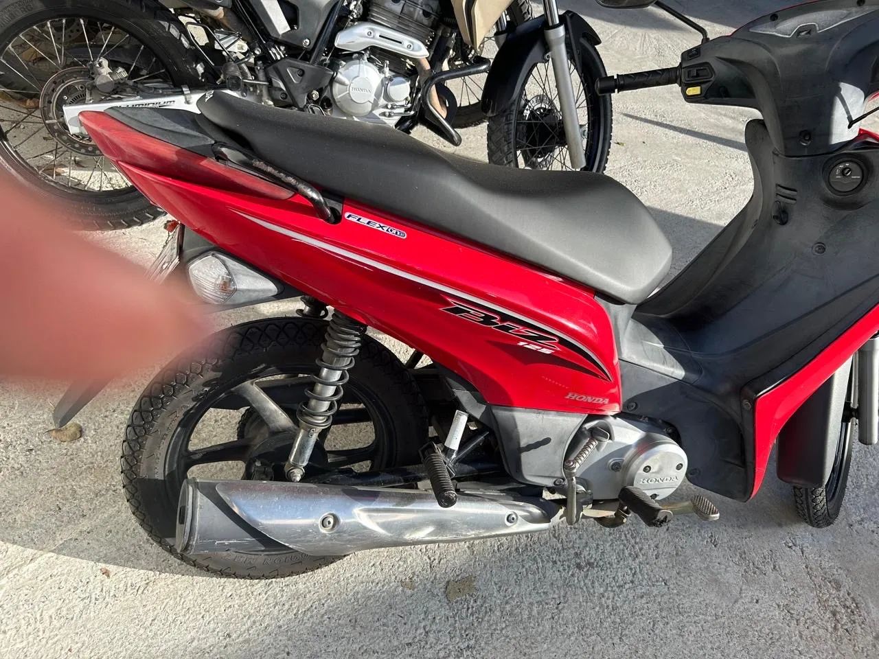 Honda Biz 125 - Vermelha - Ótima oportunidade - Foto 3