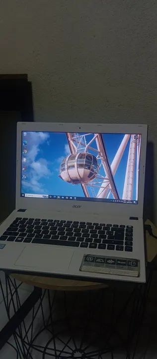 Notebook Acer com tela de 14  polegadas