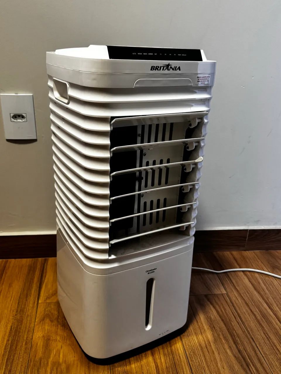 Refrigerador de ar Britânia 