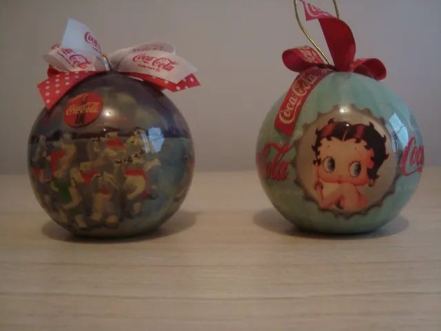 Duas Bolas de Natal Coca Cola