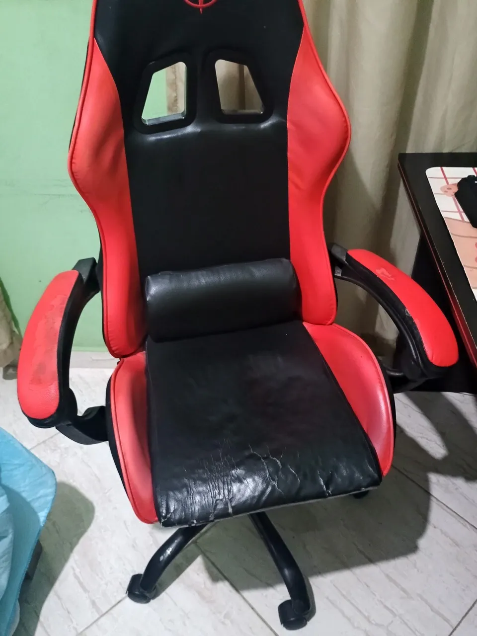 Cadeira Gamer Vermelha e Preta