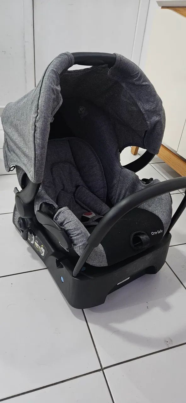 Carrinho de bebê Moisés/ bebê conforto e base. Marca Safety 1st estado de novo - Foto 3