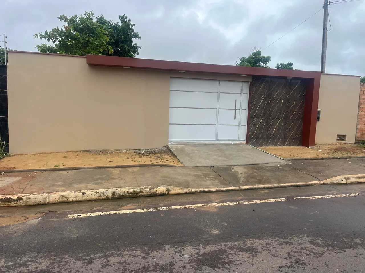 OPORTUNIDADE ÚNICA CASA NOVA NO PEDRA PINTADA!
