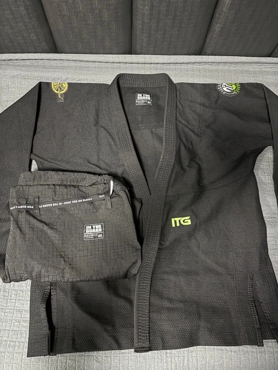 Kimono jiu jitsu a4 preto in the guard NOVO - Foto 3