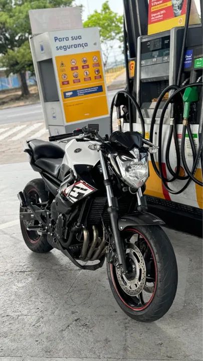 Moto Yamaha XJ6 Branca - toda original - Foto 2