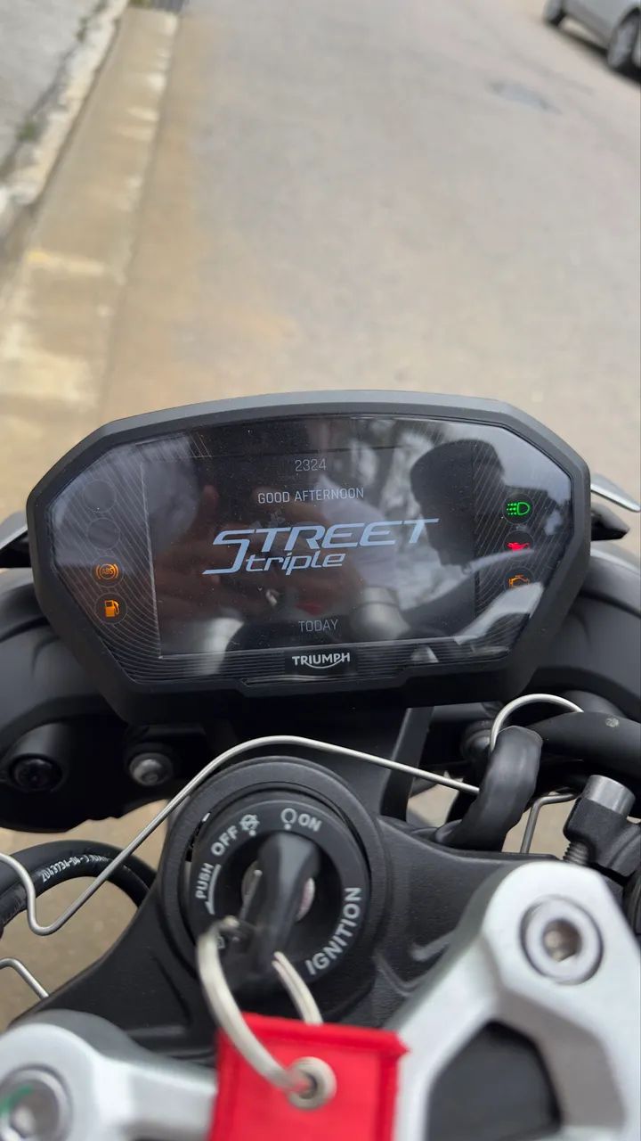 Street Triple 765RS - 2.300KM APENAS  - Foto 7
